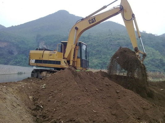 चीन 2002 वर्ष 80.3kw 0.5cbm बकेट E120B कैट एक्सकेवेटर का इस्तेमाल किया आपूर्तिकर्ता